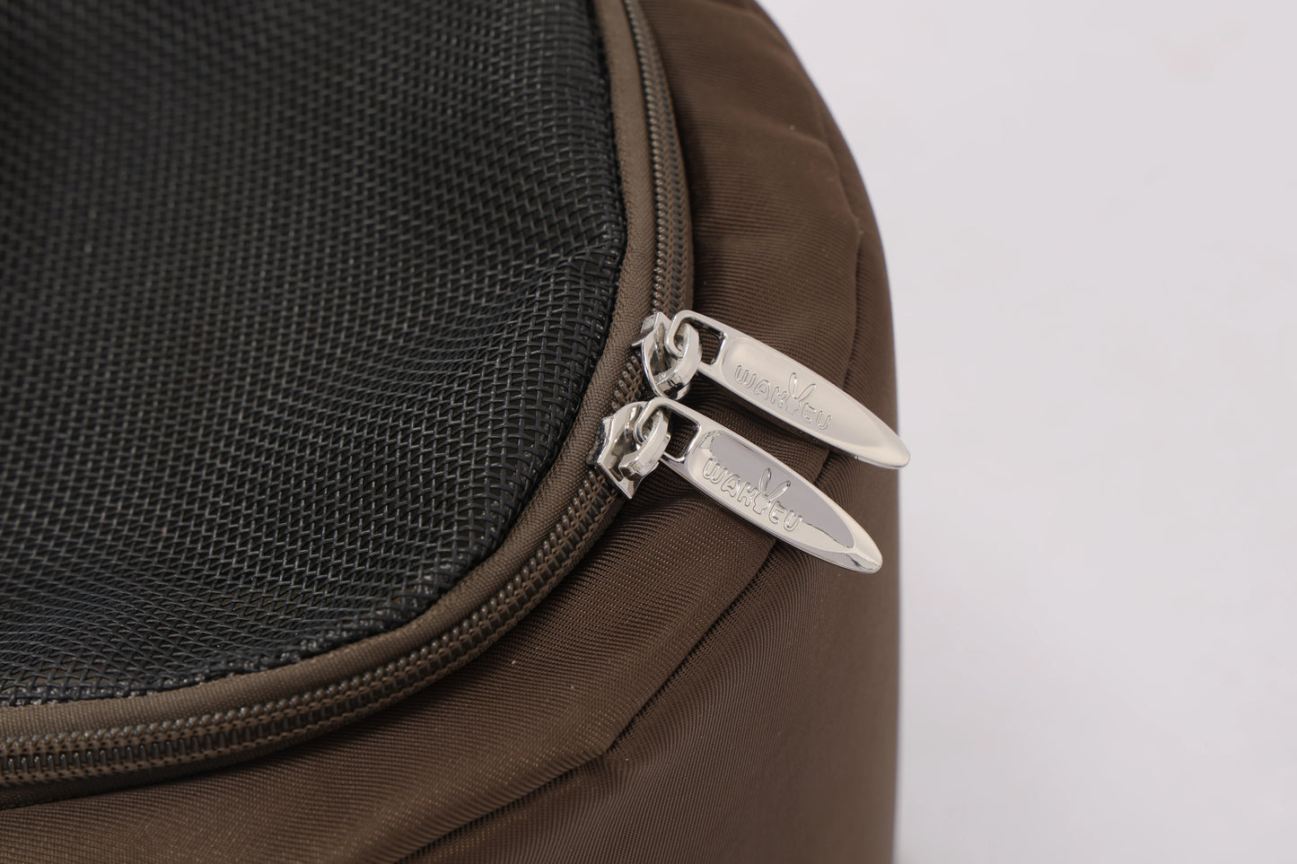 Dog car seat center console pet seat